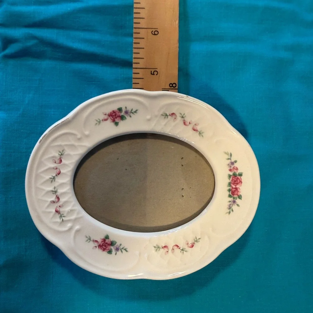 Vintage Floral Ceramic Oval Picture Frame Pink Roses Scalloped Edge Cottagecore
